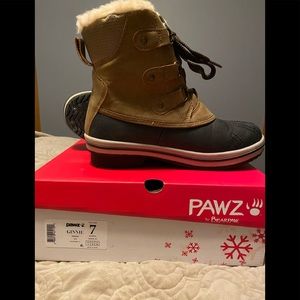 Women’s snow boots